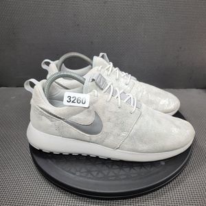 Womens Sz 8.5 Platinum Nike Roshe One Athletic Shoes
